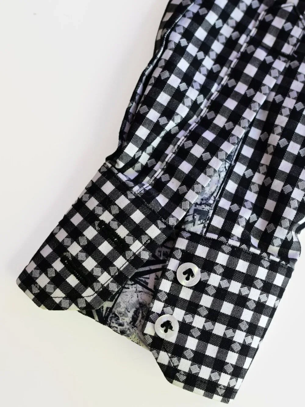 Boys' Like New Robert Graham Black & White Gingham Button-Down -Size 18